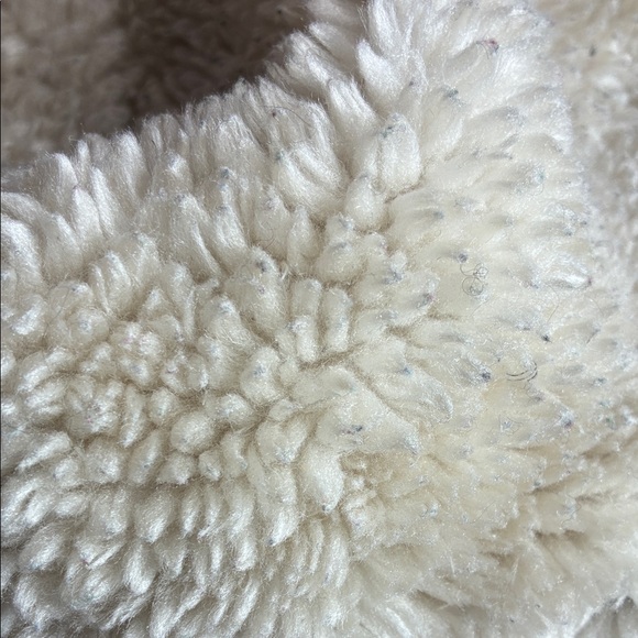 Vintage Cozy Cream Bear Ear  Hat - Picture 9 of 9